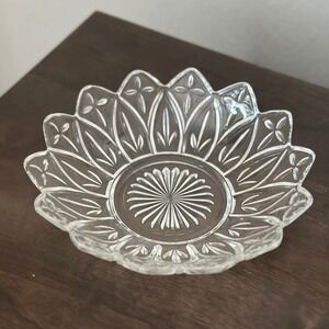 Vintage Federal Glass Petal Starburst Bowl Candy Dish Trinket Dish